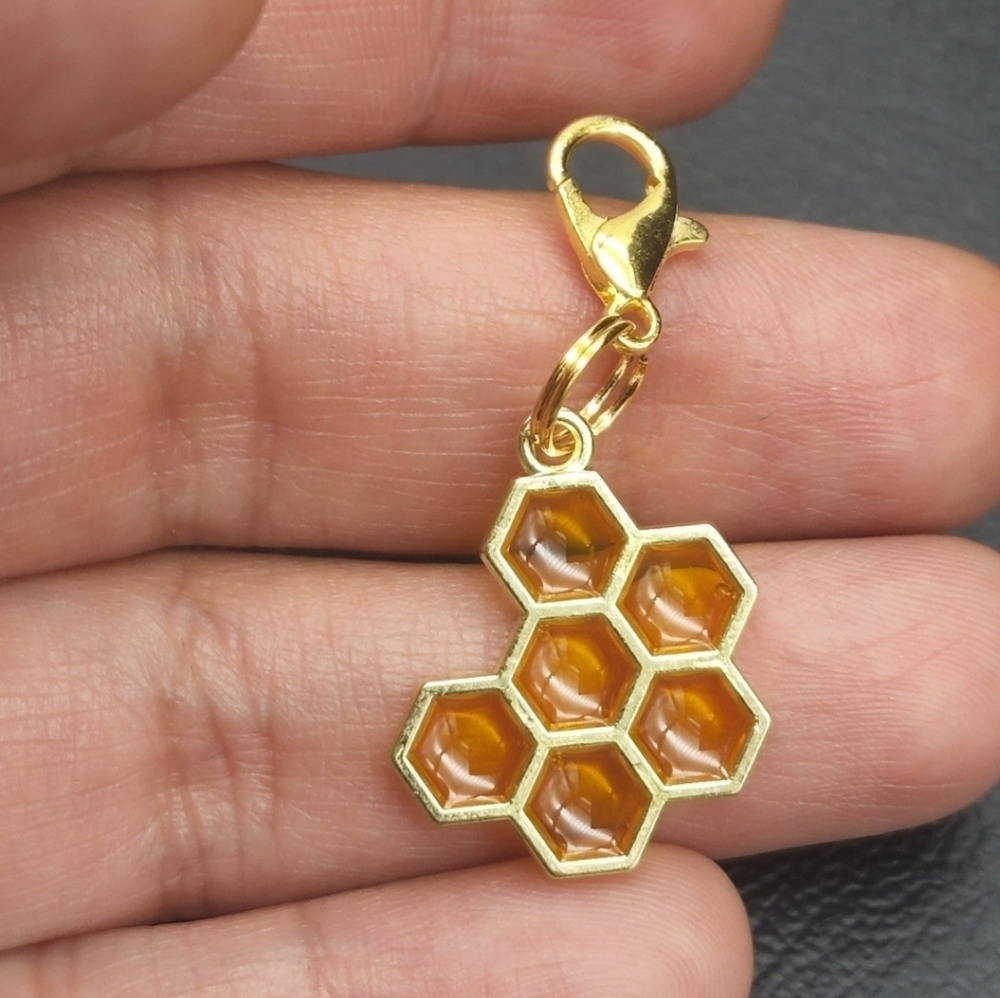 Bee bumblebee clip on charms planner zipper pull bracelet hive